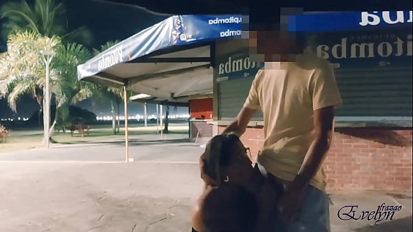 EVELYN FRAZAO CHUPANDO GOSTOSO NA PRAIA 