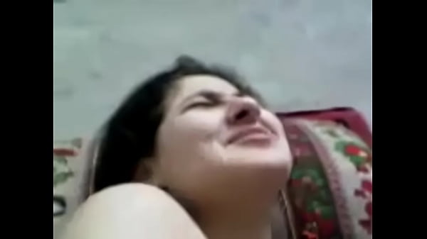 Nonton Inventando Un Poco Con Su Novio thumbnail