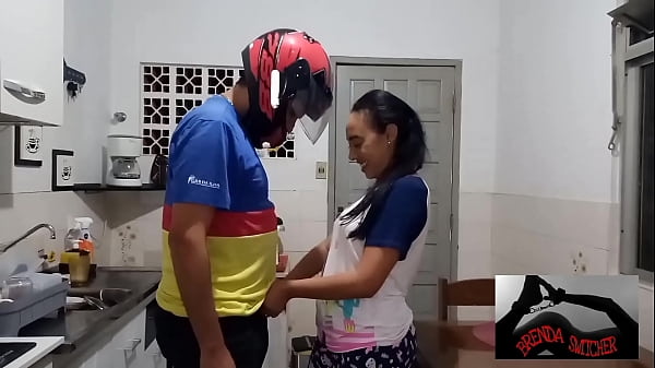 Brenda Switcher paga o gás com boquetelo (COMPLETO_NO RED)