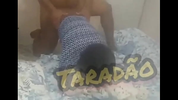 Play MP4 - Socando fundo no rabo da minha puta