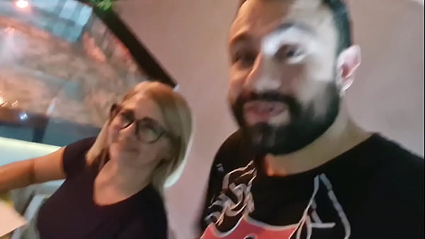 A loiracasada_safada com fogo_na buceta deu ate nos bastidorescom a camera desligada