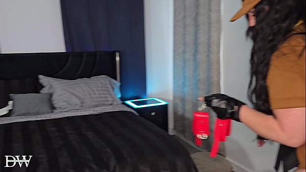 Play MP4 - Nasty Ebony Couple Fucks Delivery Girl Alex Blair