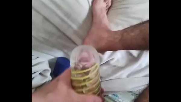 Metiendo mi verga_en un consolador