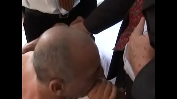 Play MP4 - DOIS EXECUTIVOS  MAIS UM