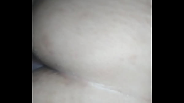 Colocando na esposa bem devagar 