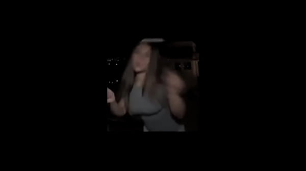 Mulher gostosa queria senta, mas apareceu o carro pra te salvar e sai do xvideos