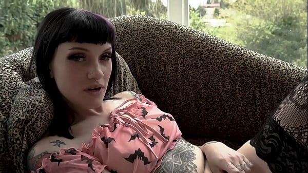 Play MP4 - CVX 30 QUICKIE Miss Eydis gets a hand