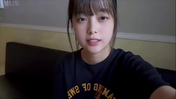 Nonton 【扉開けないで...】ドキドキ。カラオケオナニー。一生懸命オマンコに指を出し入れする彼女はとても無邪気な女子大生。 thumbnail