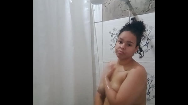 Play MP4 - TOMANDO BANHO GOSTOSO E DEDILHANDO MINHA BUCETINHA NO CHUVEIRO