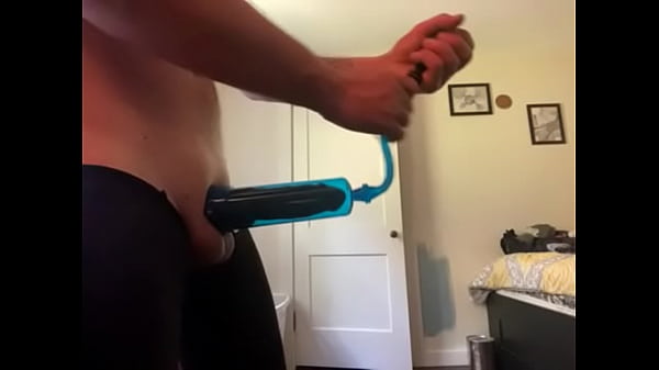 TRANSADDICT SWELLING FAT COCK WITH PENIS PUMP