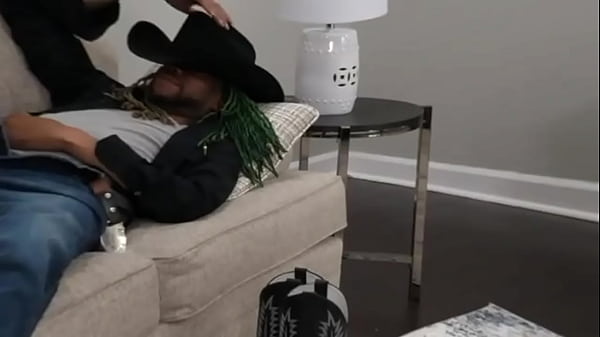 Nonton New On The Platforms!!!️vickiveronaxxx️@dallas Strokes thumbnail