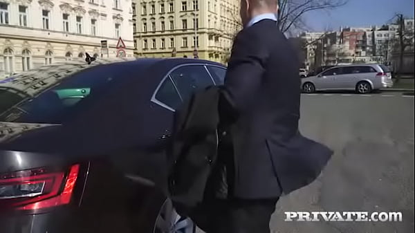 Chloe_Lamour Curvaceous BeautyKnows How to Please