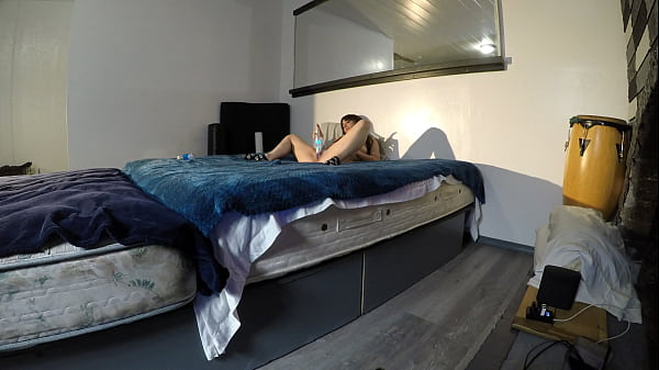 Teen gets her own wet pussy off