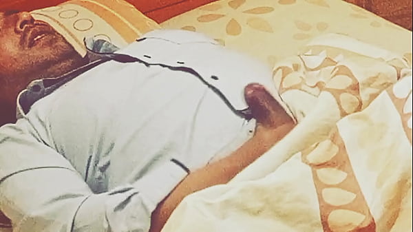 Jal&aacute;ndome La Verga Y Votando Leche thumbnail