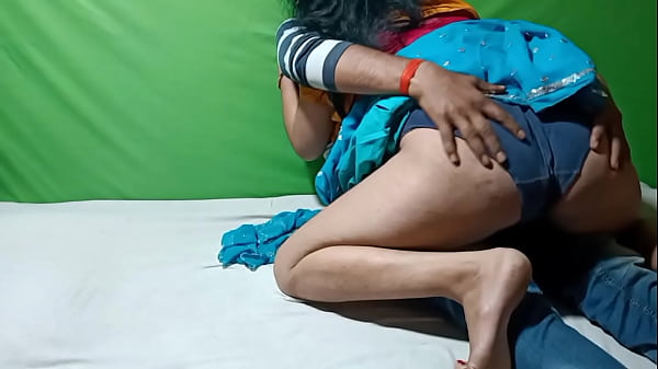 Play MP4 - कोमल ने अपने देवर के साथ की जोरदार chudai जब उसका पति बाहर गया था