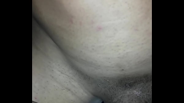 Socando gostoso no meu cuzinho