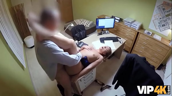 VIP4K. Dulce mujer no tiene nada en contra de perder eltiempo con el prestamista