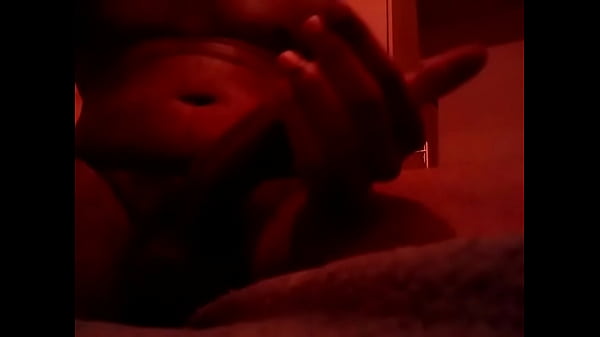 Algum corno querendo ver sua esposa cavalgando nesse pau?