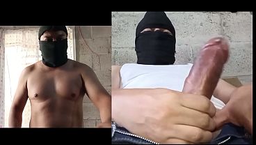 Joven guapo amateur masturba su polla masked Espa&ntilde_ol - Kairober