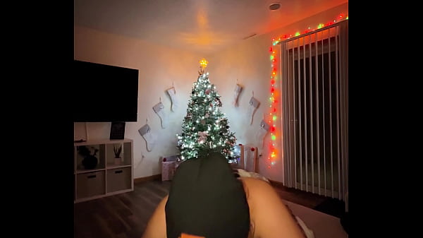 Sucking cock for christmas and huge load 