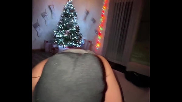 Sucking cock for christmas and huge load
