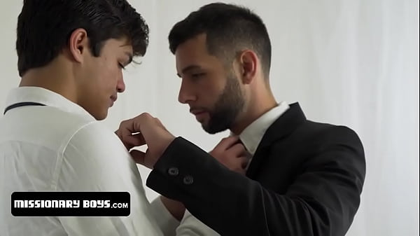 Inexperienced Boy Lets His Virgin Hole Be Nailed By Elder thumbnail