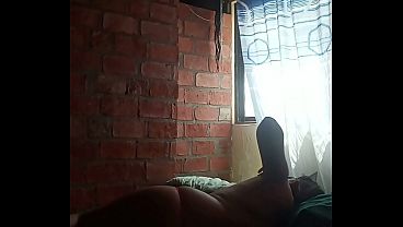 Enfermera puta enamorada de un paciente afloja el culo