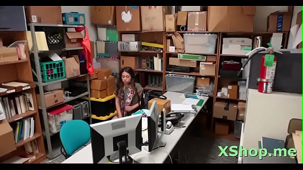 Classy bimbo Shane Blair_blows then fucks