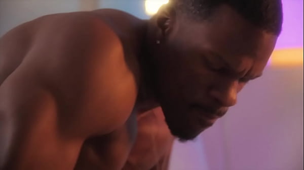 Play MP4 - The Mini Stalion vs Jamie knoxx