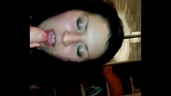 Брюнетка Пососала Для Разминки