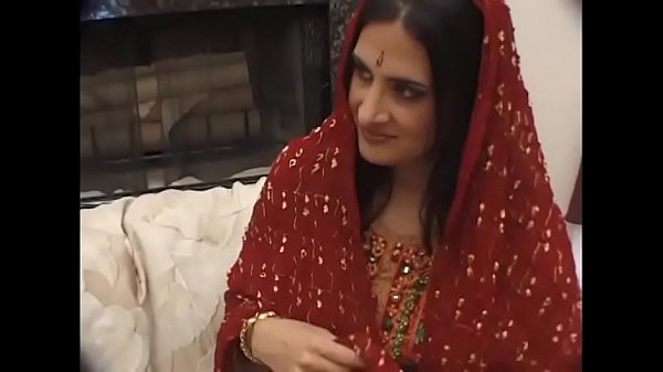 Arabian cutie fucked by westener