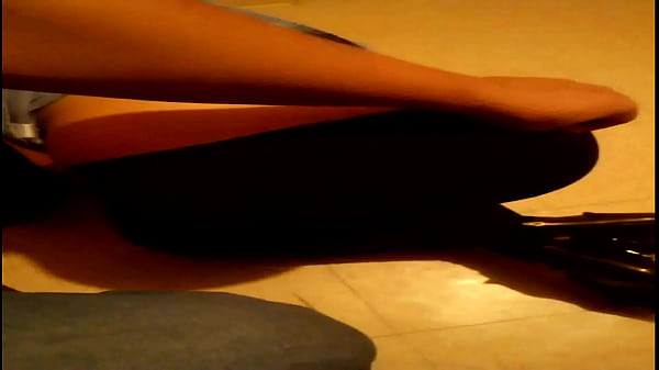 Nonton Spanking Her Ass In Black Leggings thumbnail