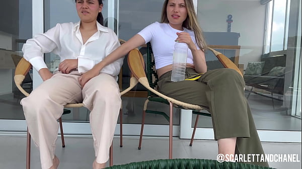 Play MP4 - Mi vagina tiene ganas de ser tocada mientras nos ven los vecinos