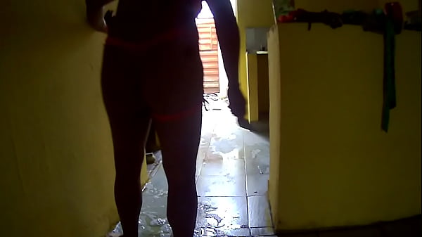 Play MP4 - linpando a casa de calcinha vermelha