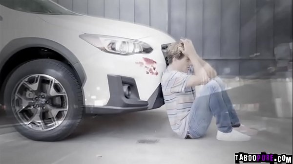 Stud punishing his wife Sovereing Syre with his huge cock for cheating on_him