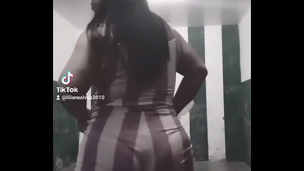 Nonton Lili Gostosa Seu Cuz&atilde;o thumbnail