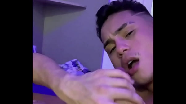 Dando Leitinho Na Boca Do Novinho. thumbnail