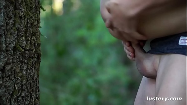 Play MP4 - Nature Walk Turns into Hardcore Amateur Sex