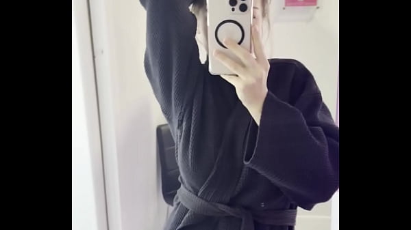 Nonton Robe Feeling Soft But My Tits Feel Softer thumbnail