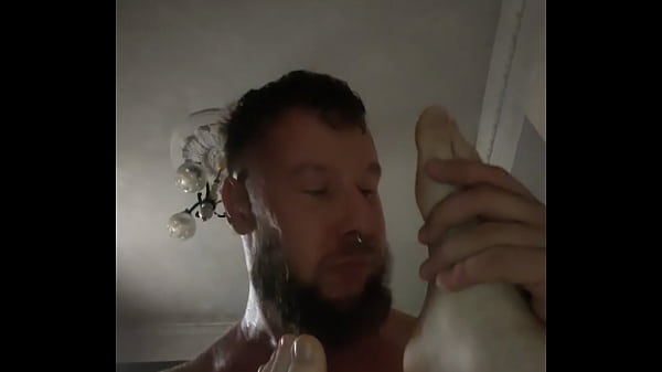 Play MP4 - A Russian man fucks a guy and licks his feet