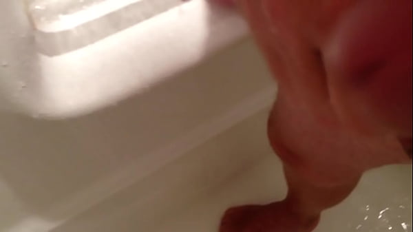 Play MP4 - Cumshot shower