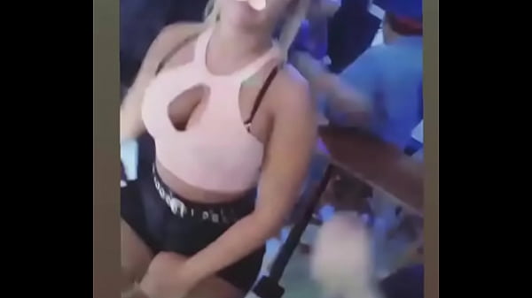 Culona y tetona insta