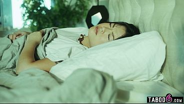 Nonton Korean Stepdaughter Has Something Really Weird Growing On Her Body thumbnail