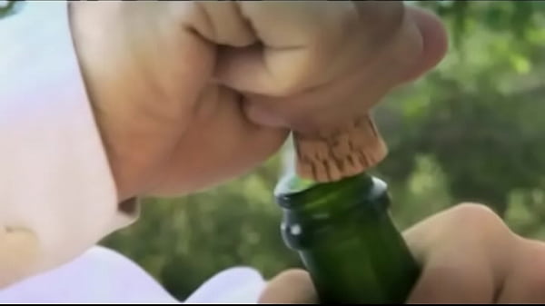 Nonton Claudia Gets Her Ass Drilled And Filled With Cum While On A Picnic thumbnail