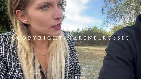 Play MP4 - Je me fais baiser par un inconnu sur une aire d'autoroute