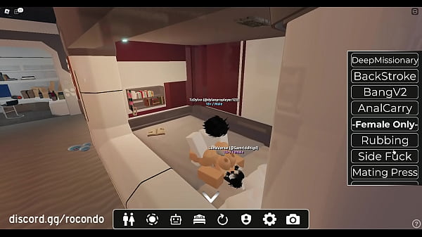 Me pidio follarla hasta en la ducha