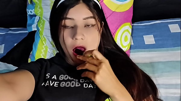 Nonton Colombian Porn Actress Has A Video Infiltrated With Her Math Teacher thumbnail