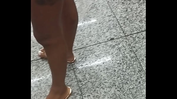 Nonton Safada Inteada No Mercado De Shortinho thumbnail