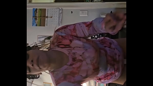 Play MP4 - AngelG and Kuzz are pretty in pink