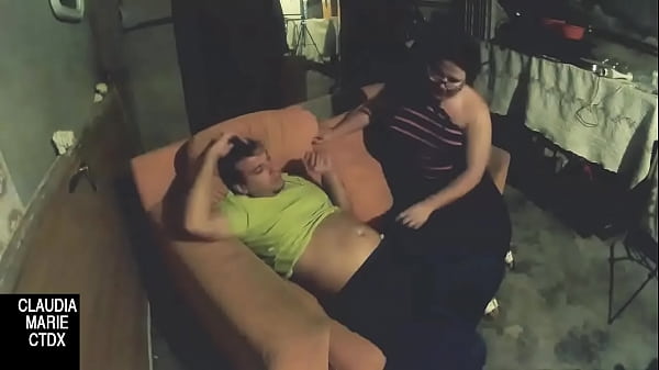 The fat woman wants to walk even if she has not showered